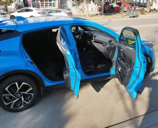 Wynajmij Toyota C-HR 2019 w Gruzji. Paliwo: Benzyna. Moc: 150 KM ➤ Koszt od 100 GEL za dobę.