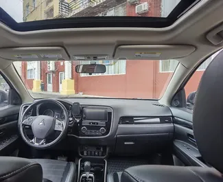 Silnik Benzyna 2,4 l – Wynajmij Mitsubishi Outlander w Batumi.