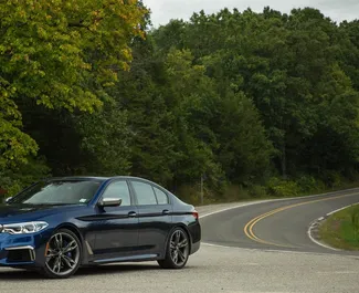 Wynajmij BMW 5-Series 2019 w Gruzji. Paliwo: Benzyna. Moc: 530 KM ➤ Koszt od 400 GEL za dobę.