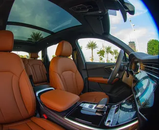 Silnik Benzyna 2,0 l – Wynajmij Audi Q7 w Dubaju.