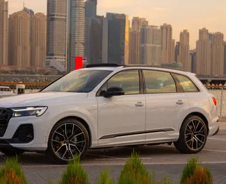Wynajmij Audi Q7 2024 w ZEA. Paliwo: Benzyna. Moc: 249 KM ➤ Koszt od 510 AED za dobę.