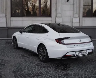 Silnik Benzyna 2,5 l – Wynajmij Hyundai Sonata w Ałmaty.