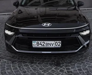 Wynajmij Hyundai Sonata 2025 w Kazachstanie. Paliwo: Benzyna. Moc: 194 KM ➤ Koszt od 37000 KZT za dobę.