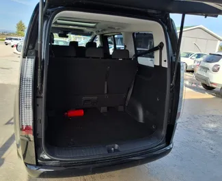 Hyundai Staria – samochód kategorii Komfort, Minivan na wynajem w Turcji ✓ Depozyt 1000 USD ✓ Ubezpieczenie: OC, FDW, Od Kradzieży.