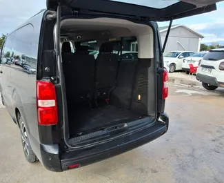 Silnik Diesel 2,0 l – Wynajmij Citroen Space Tourer na lotnisku w Antalyi.