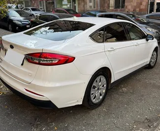 Wypożyczalnia Ford Fusion Sedan w Erewaniu, Armenia ✓ Nr 13142. ✓ Skrzynia Automatyczna ✓ Opinii: 0.