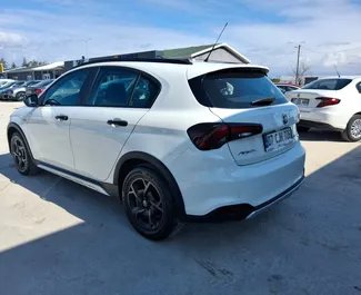 Silnik Benzyna 1,4 l – Wynajmij Fiat Egea Cross na lotnisku w Antalyi.