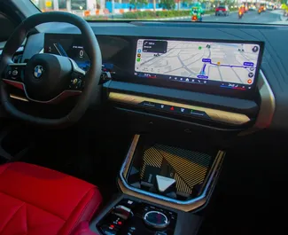 BMW X3 2026 do wynajęcia w Dubaju. Limit przebiegu 250 km/dzień.