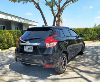 Wynajem samochodu Toyota Yaris nr 15376 (Automatyczna) w Phuket, z silnikiem 1,2l. Benzyna ➤ Bezpośrednio od Artur w Tajlandii.
