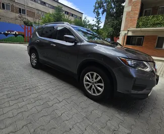 Wynajmij Nissan Rogue 2016 w Gruzji. Paliwo: Benzyna. Moc: 160 KM ➤ Koszt od 125 GEL za dobę.
