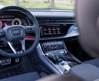 Audi SQ8 2025 do wynajęcia w Becici. Limit przebiegu nieograniczony.