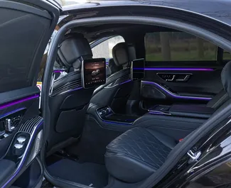 Wynajmij Mercedes-Benz S500 2024 w Czarnogórze. Paliwo: Hybryda. Moc: 450 KM ➤ Koszt od 400 EUR za dobę.
