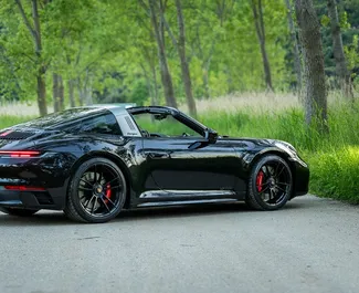 Silnik Benzyna 50,0 l – Wynajmij Porsche 911 Carrera Cabrio w Becici.