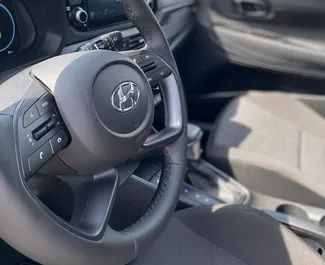 Hyundai Bayon 2023 do wynajęcia w Lublanie. Limit przebiegu nieograniczony.