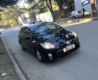 Wynajem samochodu Toyota Prius nr 15896 (Automatyczna) w Kutaisi, z silnikiem 1,8l. Hybryda ➤ Bezpośrednio od Akaki w Gruzji.