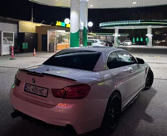 Wnętrze BMW 428i Cabrio do wynajęcia w Gruzji. Doskonały samochód 4-osobowy. ✓ Skrzynia Automatyczna.