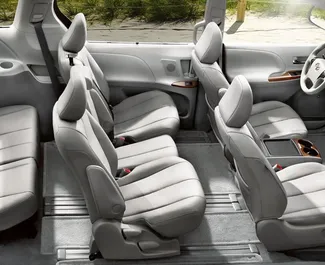 Wynajem samochodu Toyota Sienna nr 15641 (Automatyczna) na lotnisku w Kutaisi, z silnikiem 3,5l. Benzyna ➤ Bezpośrednio od Nika w Gruzji.