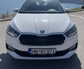 Wynajmij Skoda Fabia 2024 w Czarnogórze. Paliwo: Benzyna. Moc: 115 KM ➤ Koszt od 25 EUR za dobę.