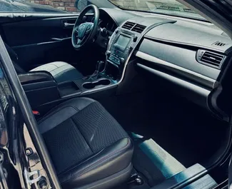 Toyota Camry 2015 – wynajem od właścicieli w Tbilisi (Gruzja).