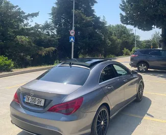 Wnętrze Mercedes-Benz CLA250 do wynajęcia w Gruzji. Doskonały samochód 5-osobowy. ✓ Skrzynia Automatyczna.