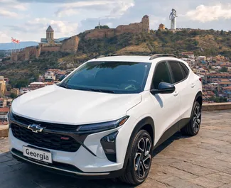 Wynajmij Chevrolet Trax 2025 w Gruzji. Paliwo: Benzyna. Moc: 145 KM ➤ Koszt od 130 GEL za dobę.