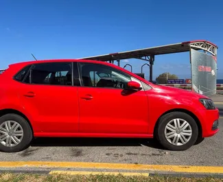 Volkswagen Polo – samochód kategorii Ekonomiczny na wynajem w Grecji ✓ Kaucja Bez Depozytu ✓ Ubezpieczenie: OC, CDW, Pasażerowie, Od Kradzieży.