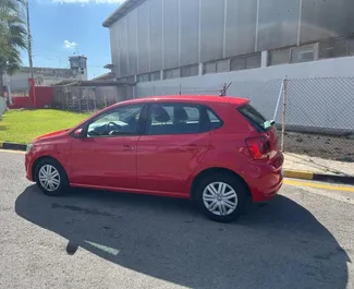 Wynajmij Volkswagen Polo 2017 w Grecji. Paliwo: Benzyna. Moc: 100 KM ➤ Koszt od 36 EUR za dobę.