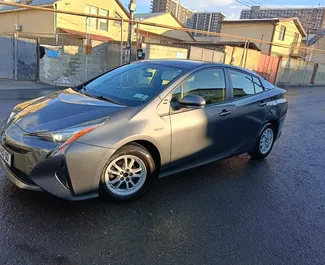 Toyota Prius – samochód kategorii Ekonomiczny, Komfort na wynajem w Gruzji ✓ Depozyt 200 GEL ✓ Ubezpieczenie: OC, SCDW, Pasażerowie, Od Kradzieży, Młody.