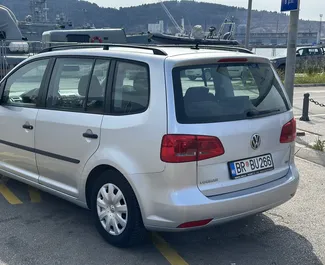 Volkswagen Touran – samochód kategorii Komfort, Minivan na wynajem w Czarnogórze ✓ Bez Depozytu ✓ Ubezpieczenie: OC.