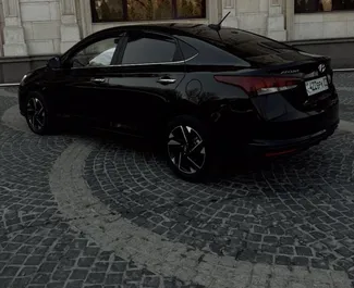 Silnik Benzyna 1,6 l – Wynajmij Hyundai Accent w Ałmaty.