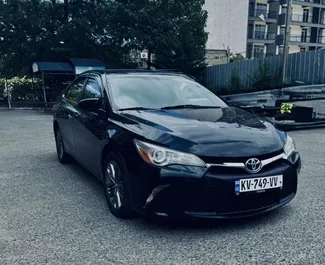 Toyota Camry 2015 do wynajęcia w Tbilisi. Limit przebiegu nieograniczony.