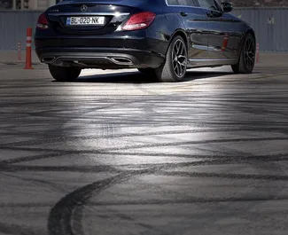 Wnętrze Mercedes-Benz C-Class do wynajęcia w Gruzji. Doskonały samochód 5-osobowy. ✓ Skrzynia Automatyczna.