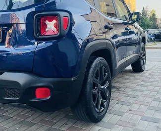 Jeep Renegade 2017 do wynajęcia w Kutaisi. Limit przebiegu nieograniczony.