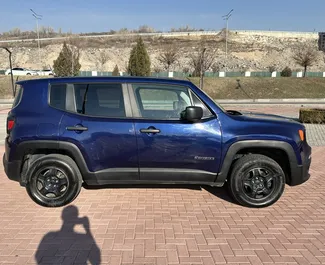 Wynajmij Jeep Renegade 2018 w Armenii. Paliwo: Benzyna. Moc: 182 KM ➤ Koszt od 60 USD za dobę.