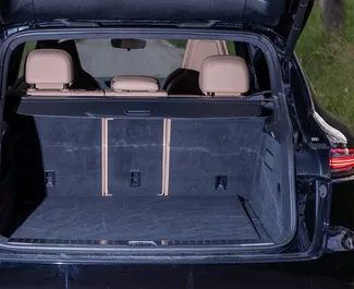 Porsche Cayenne Turbo 2022 do wynajęcia w Becici. Limit przebiegu nieograniczony.