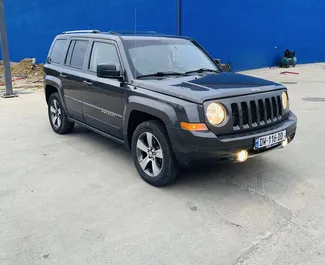 Jeep Patriot – samochód kategorii Komfort, SUV na wynajem w Gruzji ✓ Bez Depozytu ✓ Ubezpieczenie: OC, SCDW, FDW, Od Kradzieży, Młody.
