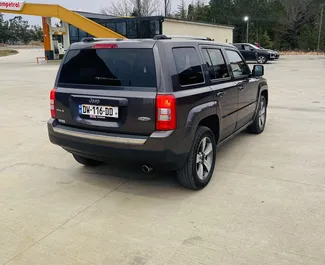 Jeep Patriot 2016 do wynajęcia w Kutaisi. Limit przebiegu nieograniczony.
