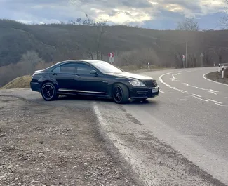 Mercedes-Benz S-Class – samochód kategorii Premium, Luksusowy na wynajem w Gruzji ✓ Bez Depozytu ✓ Ubezpieczenie: OC.