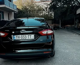 Ford Fusion Sedan – samochód kategorii Komfort, Premium na wynajem w Gruzji ✓ Depozyt 200 GEL ✓ Ubezpieczenie: OC, CDW, SCDW, Pasażerowie, Od Kradzieży, Bez Depozytu.