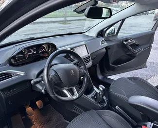 Silnik Benzyna 1,2 l – Wynajmij Peugeot 208 w Salonikach.