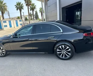 Silnik Benzyna  l – Wynajmij Mercedes-Benz E-Class w Tunezji.