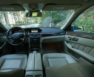 Silnik Diesel 3,0 l – Wynajmij Mercedes-Benz E-Class w Tiranie.