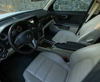 Silnik Diesel 2,2 l – Wynajmij Mercedes-Benz GLK w Tiranie.