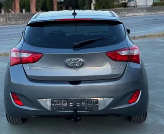 Wynajmij Hyundai i30 2013 w Albanii. Paliwo: Diesel. Moc: 108 KM ➤ Koszt od 20 EUR za dobę.
