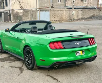 Wynajmij Ford Mustang Cabrio 2021 w Armenii. Paliwo: Benzyna. Moc:  KM ➤ Koszt od 100 USD za dobę.