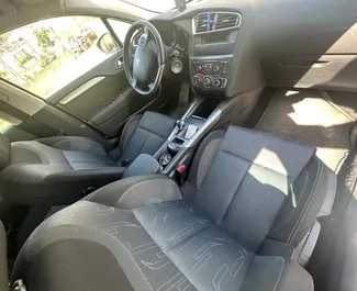 Citroen C4 – samochód kategorii Ekonomiczny, Komfort na wynajem w Czarnogórze ✓ Bez Depozytu ✓ Ubezpieczenie: OC, CDW, Pasażerowie, Zagranica.