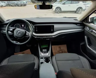 Silnik Benzyna 1,5 l – Wynajmij Toyota Corolla Sedan na lotnisku w Antalyi.