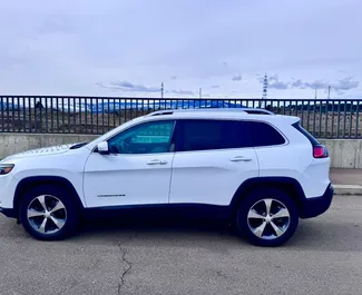 Silnik Benzyna 60,0 l – Wynajmij Jeep Cherokee w Tbilisi.