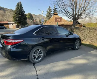 Toyota Camry – samochód kategorii Komfort, Premium na wynajem w Gruzji ✓ Bez Depozytu ✓ Ubezpieczenie: OC, CDW, FDW, Młody.