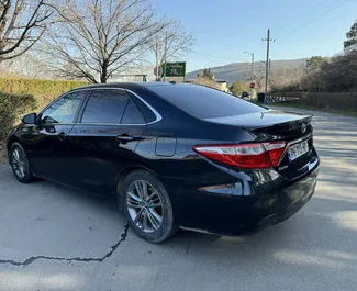 Wynajem samochodu Toyota Camry nr 15317 (Automatyczna) w Tbilisi, z silnikiem 2,5l. Hybryda ➤ Bezpośrednio od Paata w Gruzji.